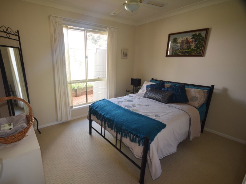 67 Bouganvillea Drive, Middle Ridge QLD 4350