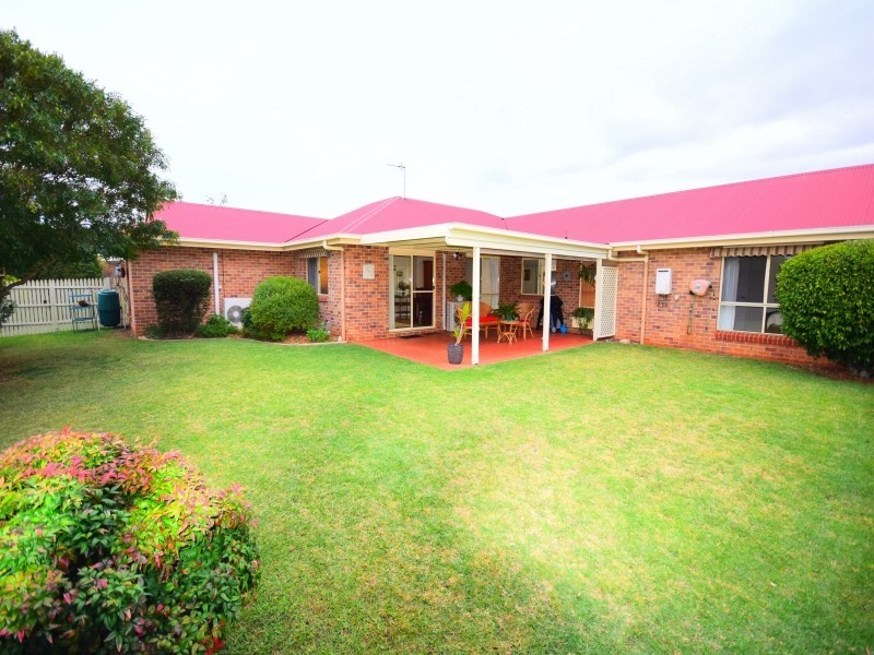 67 Bouganvillea Drive, Middle Ridge QLD 4350