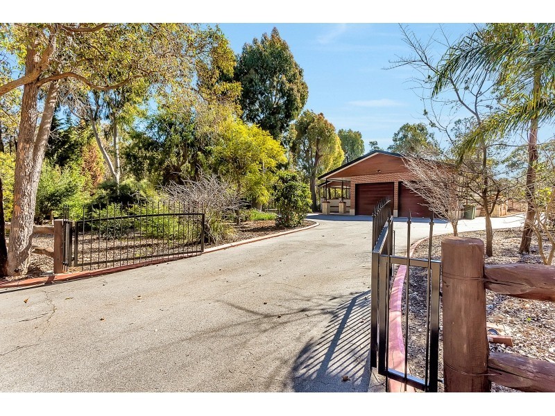 129 Holden Road, Roleystone WA 6111