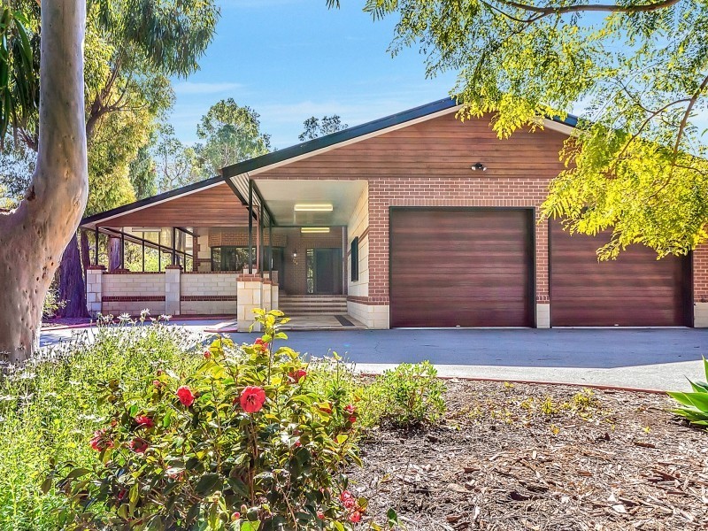 129 Holden Road, Roleystone WA 6111