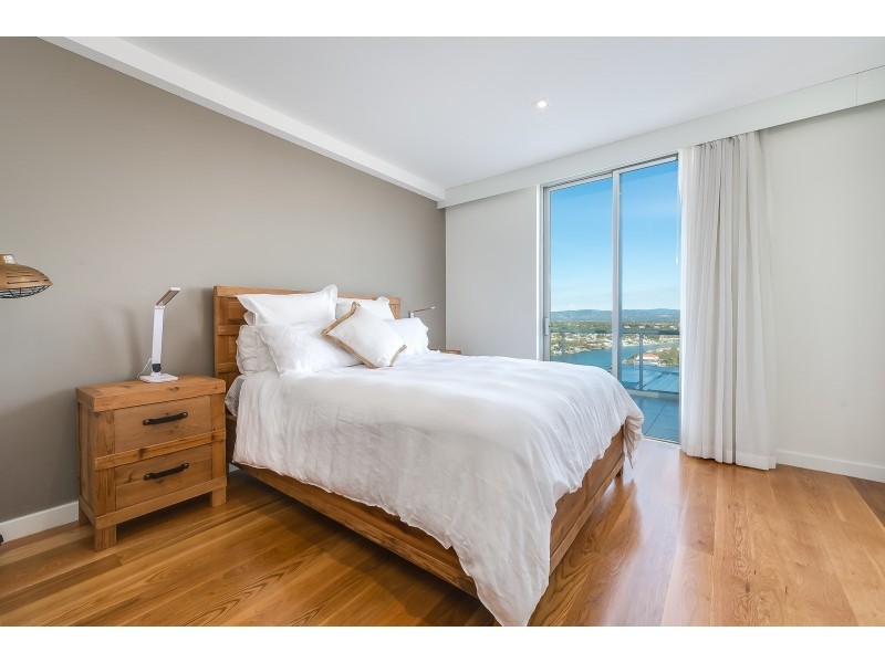 64/2898 Gold Coast Highway, Surfers Paradise QLD 4217