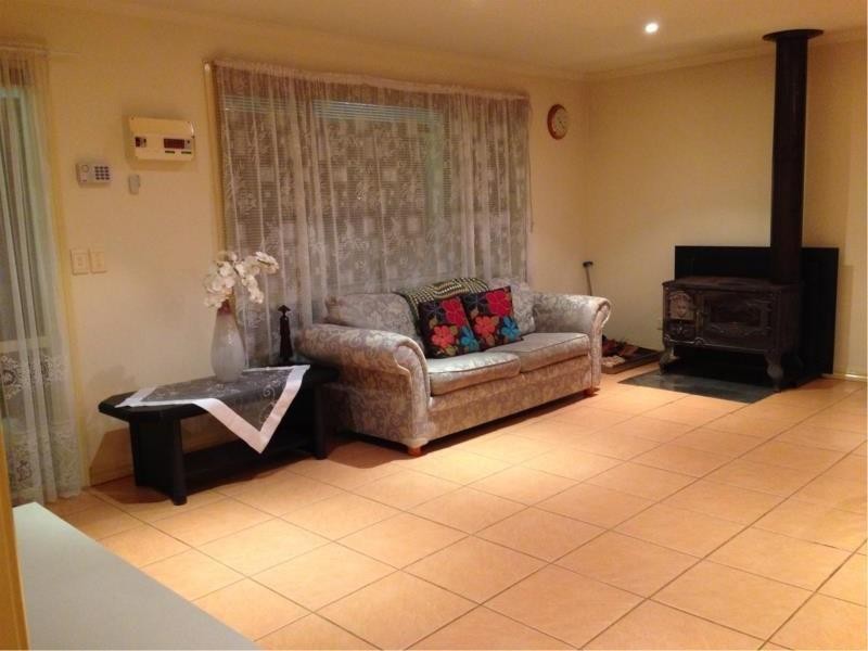 5 Quentin Court, Drouin VIC 3818