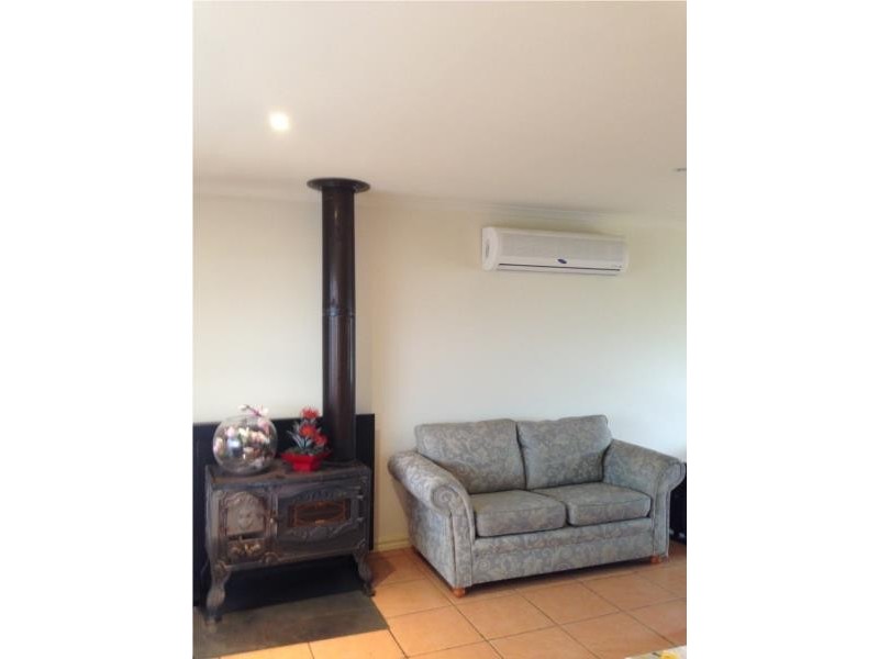 5 Quentin Court, Drouin VIC 3818