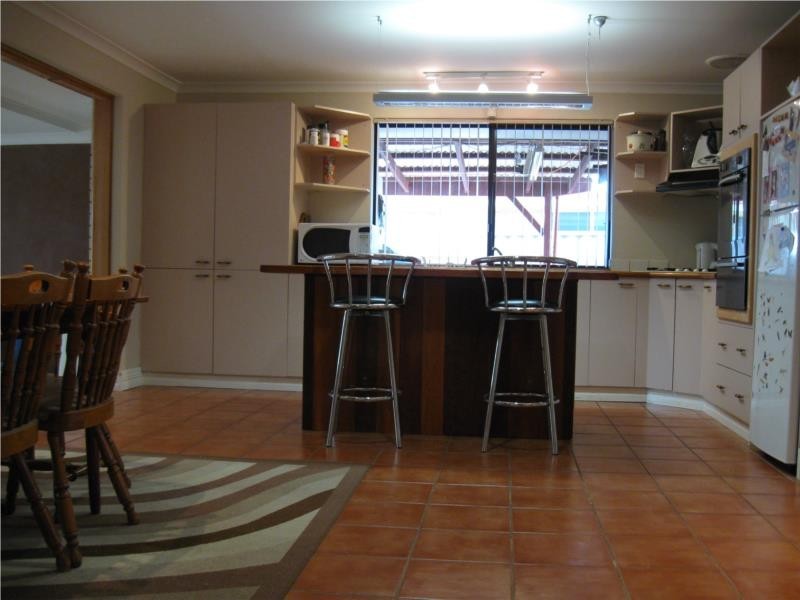 18 Hydrangea Place, Alexander Heights WA 6064