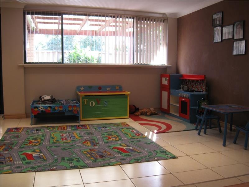 18 Hydrangea Place, Alexander Heights WA 6064