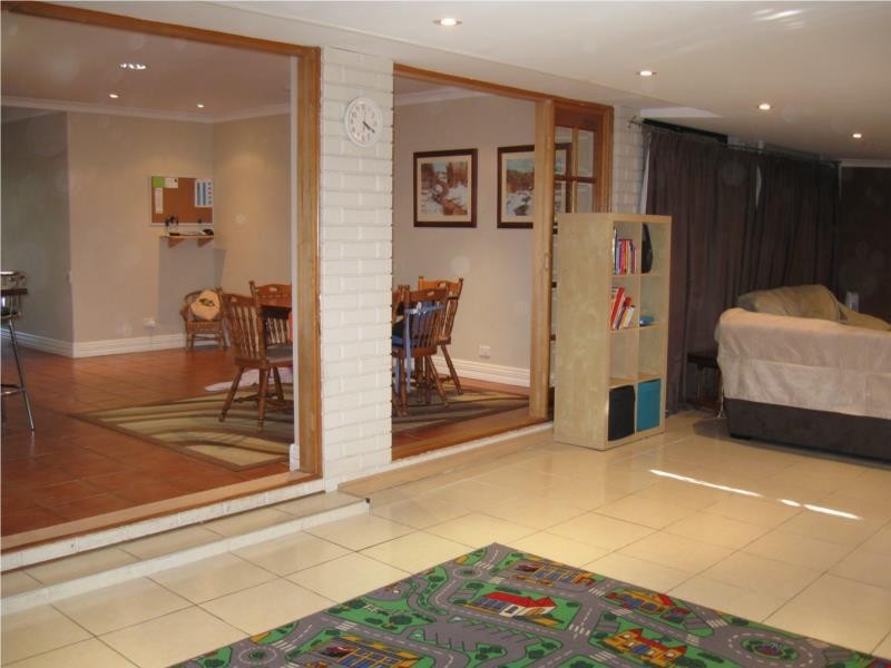 18 Hydrangea Place, Alexander Heights WA 6064