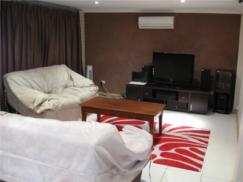 18 Hydrangea Place, Alexander Heights WA 6064