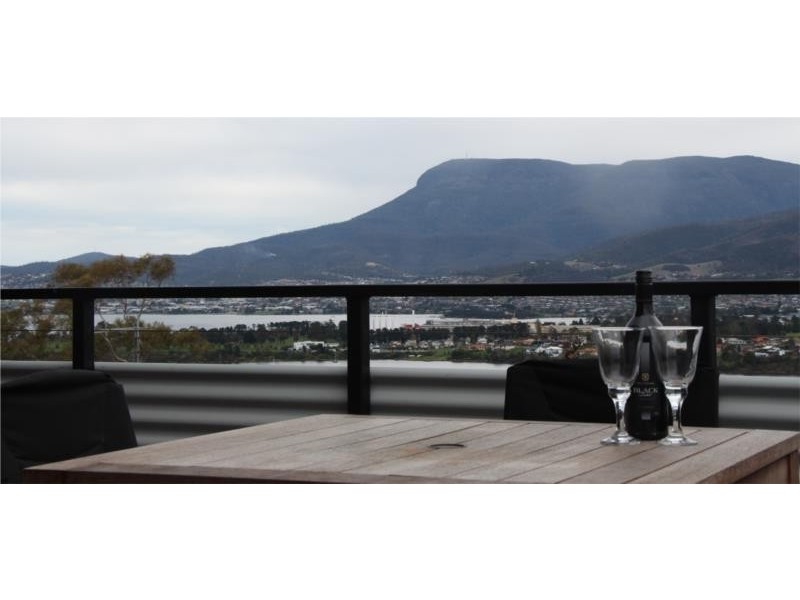 32 Natlee Crescent, Old Beach TAS 7017