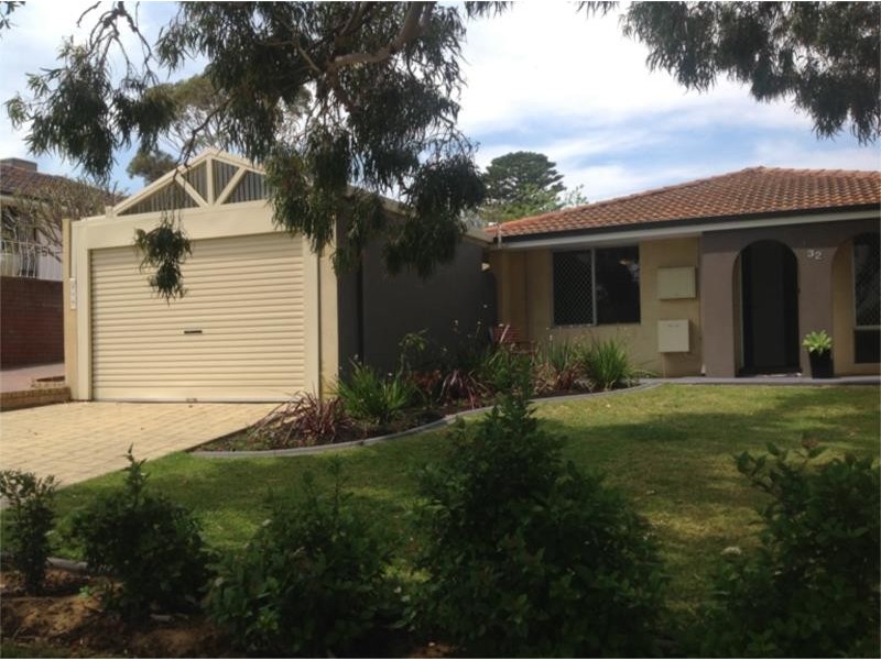 1/32 WESTBURY CRESCENT, Bicton WA 6157
