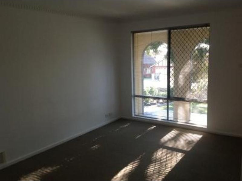 1/32 WESTBURY CRESCENT, Bicton WA 6157
