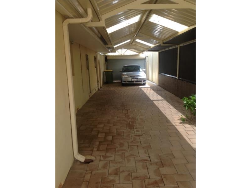 1/32 WESTBURY CRESCENT, Bicton WA 6157