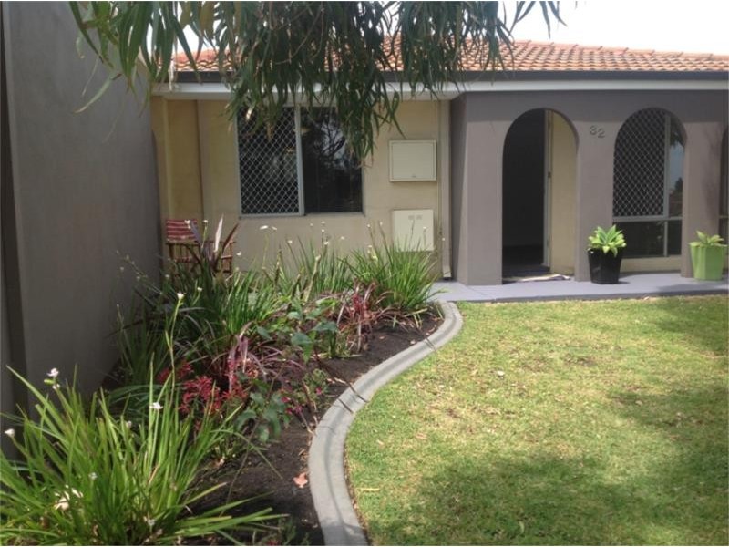 1/32 WESTBURY CRESCENT, Bicton WA 6157