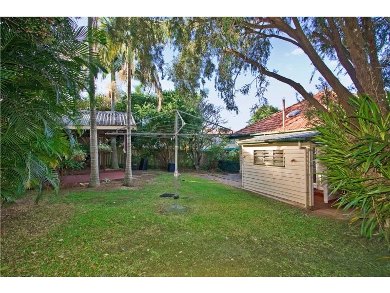 16 Dempsey Street, Annerley QLD 4103