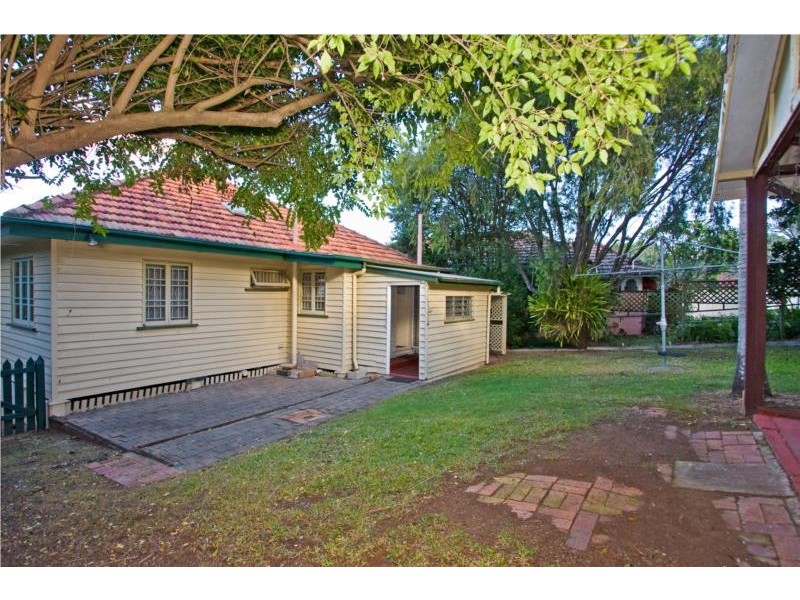 16 Dempsey Street, Annerley QLD 4103