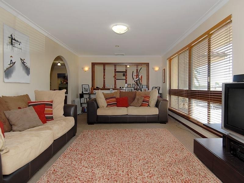 16 Yallambee Crescent, Wanneroo WA 6065