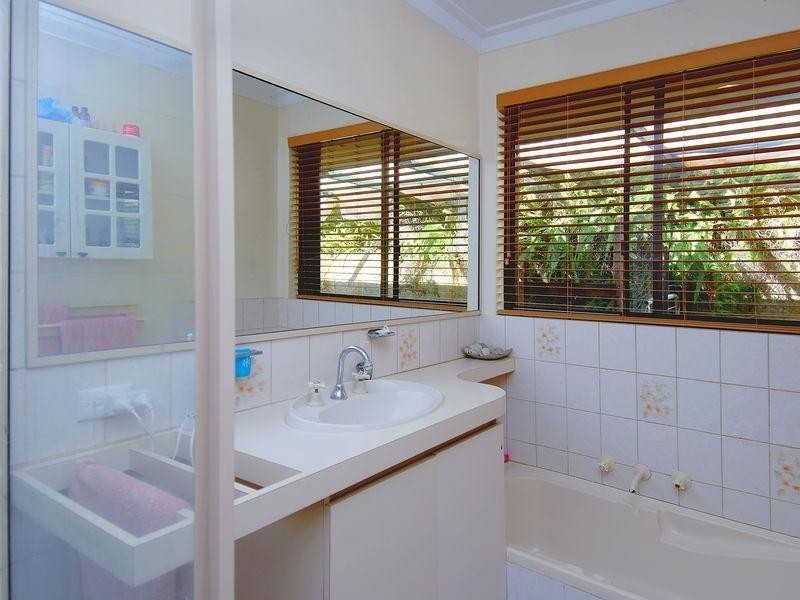 16 Yallambee Crescent, Wanneroo WA 6065