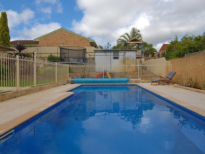 16 Yallambee Crescent, Wanneroo WA 6065