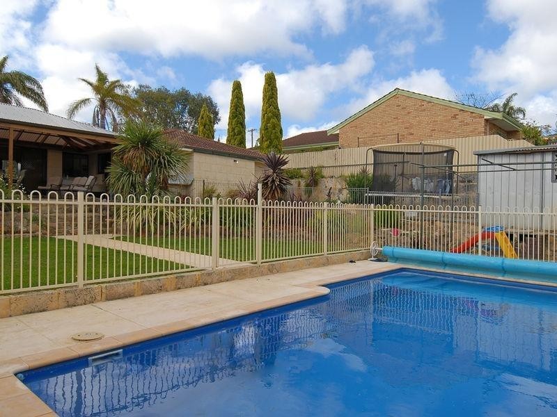 16 Yallambee Crescent, Wanneroo WA 6065