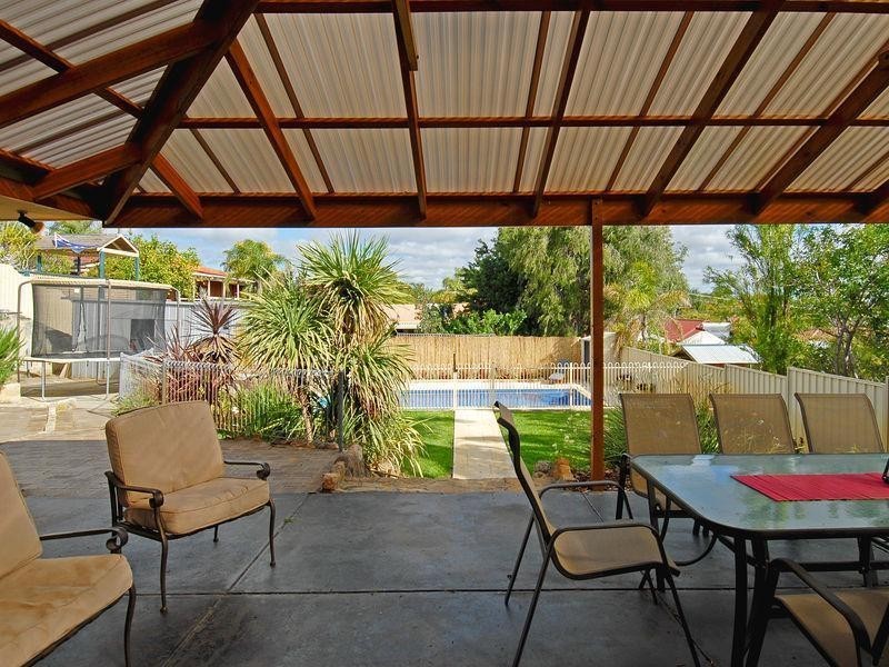 16 Yallambee Crescent, Wanneroo WA 6065
