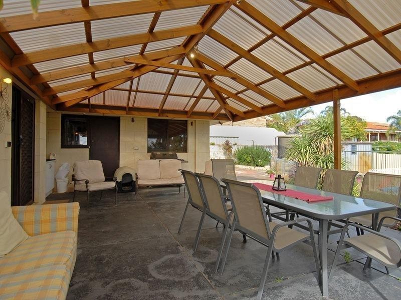 16 Yallambee Crescent, Wanneroo WA 6065