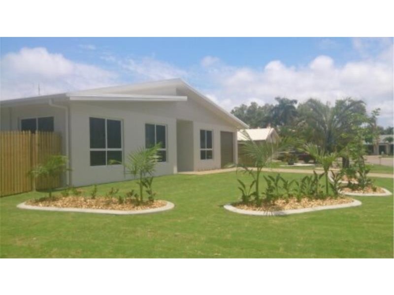1 Alba Court, Bushland Beach QLD 4818