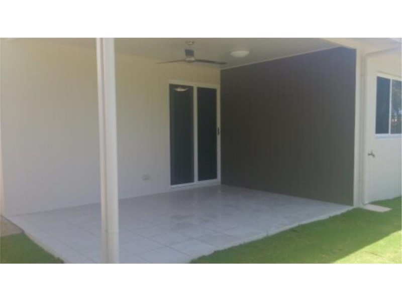 1 Alba Court, Bushland Beach QLD 4818