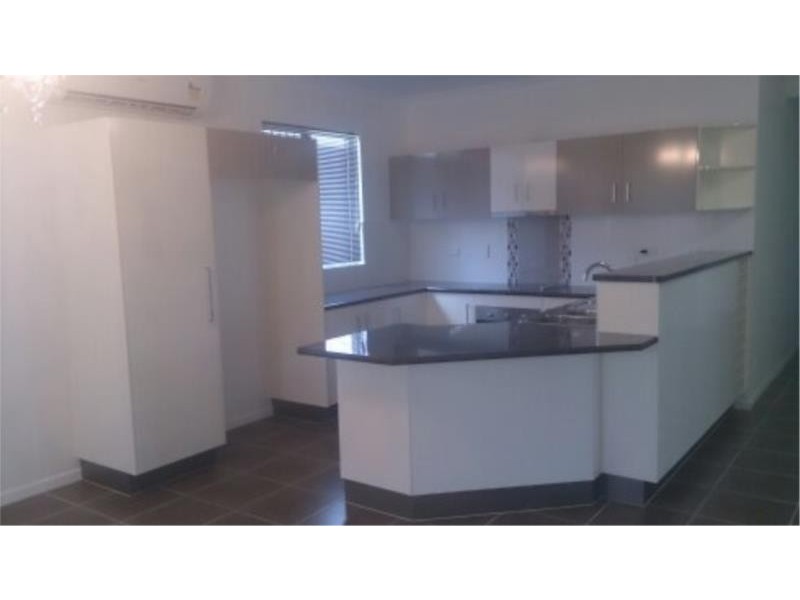 1 Alba Court, Bushland Beach QLD 4818