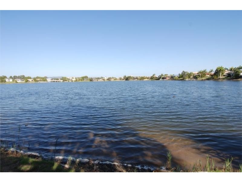 52 Dipper Drive, Burleigh Waters QLD 4220