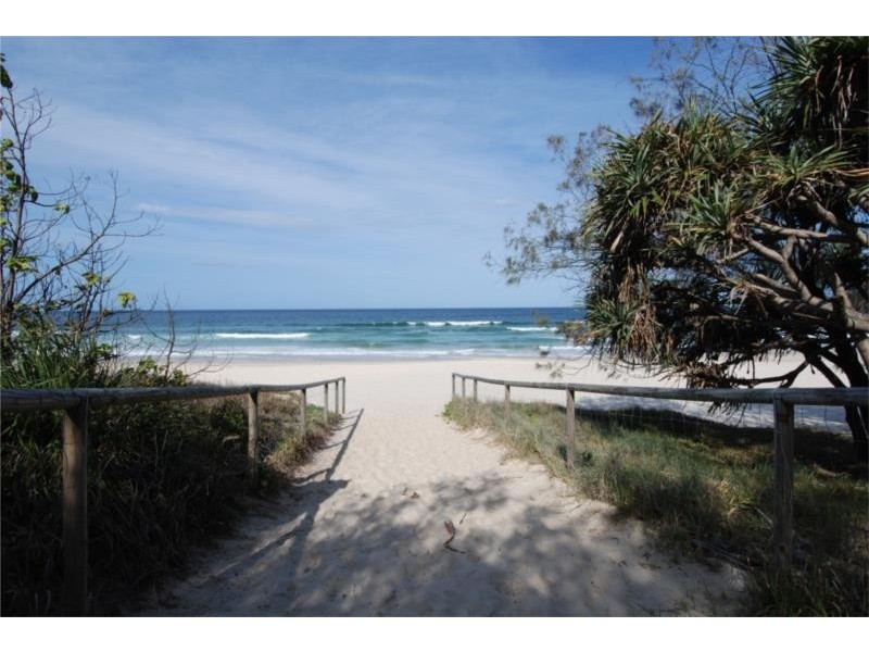 52 Dipper Drive, Burleigh Waters QLD 4220