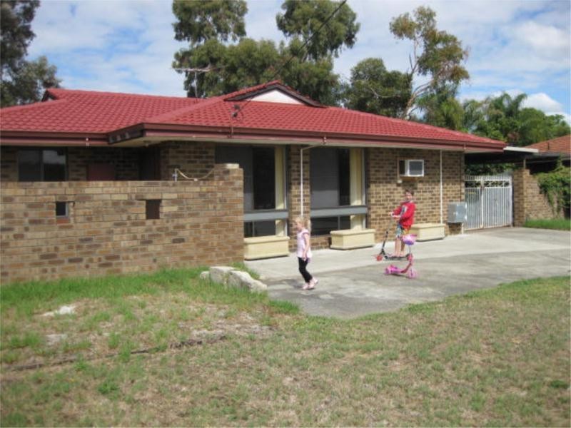 10 Edgley Place, Thornlie WA 6108