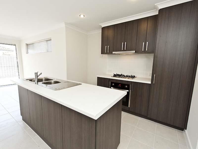 2/42 Wroxton Street, Midland WA 6056