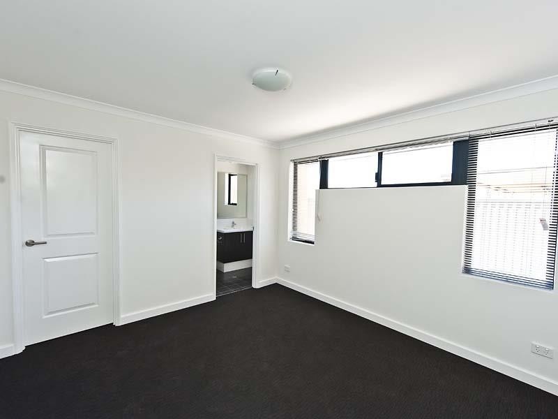 2/42 Wroxton Street, Midland WA 6056