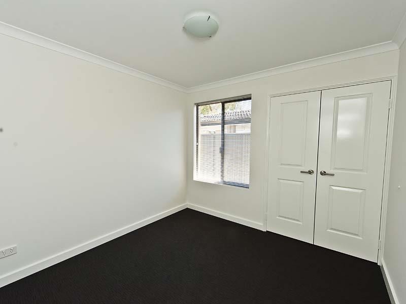 2/42 Wroxton Street, Midland WA 6056