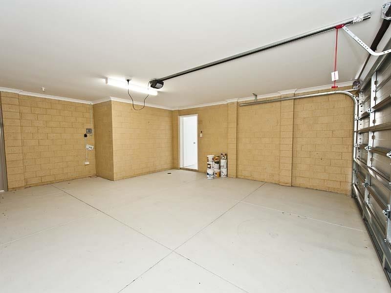 2/42 Wroxton Street, Midland WA 6056