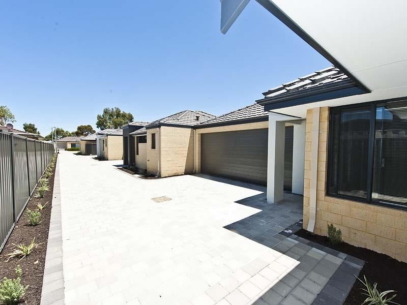 2/42 Wroxton Street, Midland WA 6056