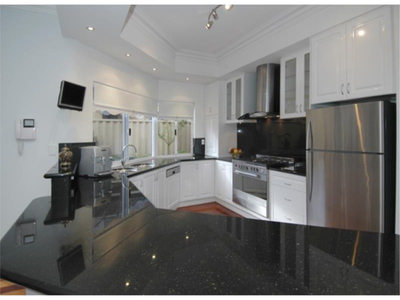 5 Locarno Close, Stirling WA 6021