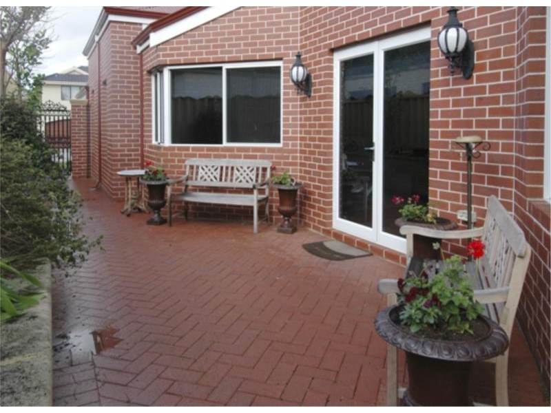 5 Locarno Close, Stirling WA 6021