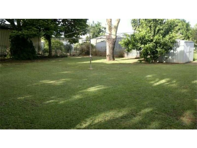 30 Leslie Dr, Moranbah QLD 4744