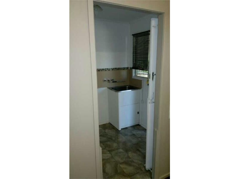 30 Leslie Dr, Moranbah QLD 4744