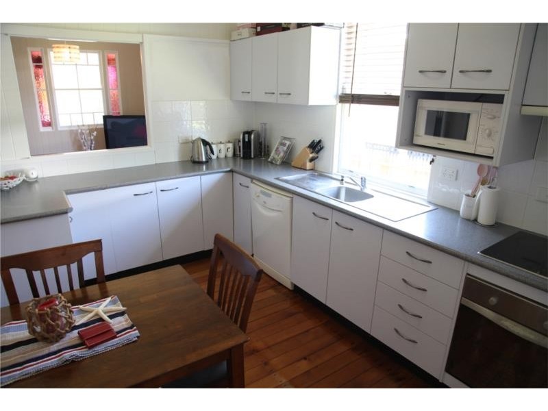 16 Louisa Street, South Toowoomba QLD 4350