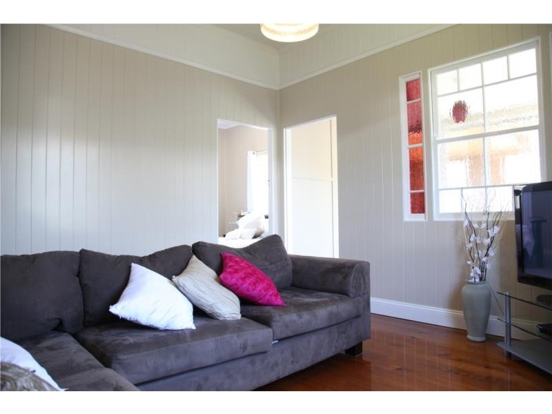 16 Louisa Street, South Toowoomba QLD 4350