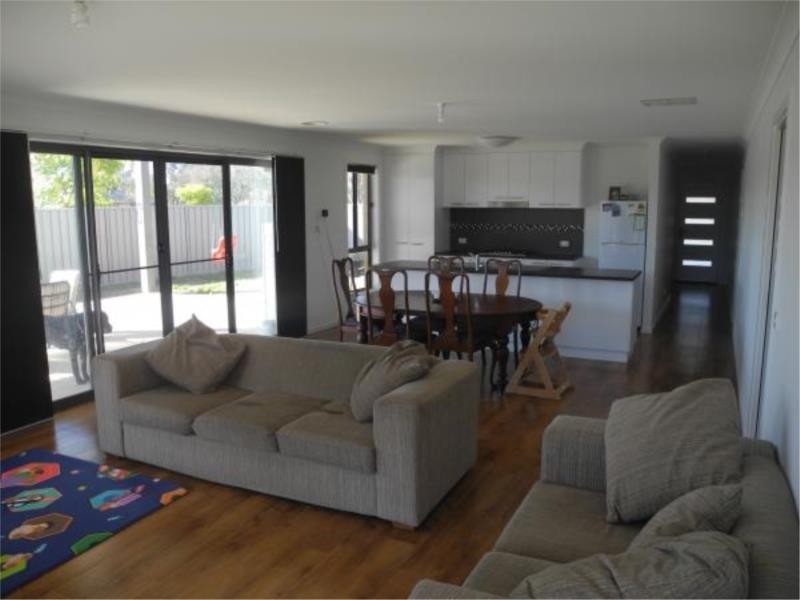 83 Oxford Drive, Thurgoona NSW 2640