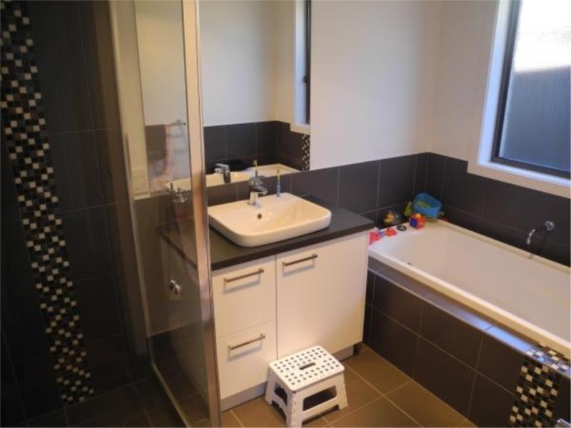 83 Oxford Drive, Thurgoona NSW 2640