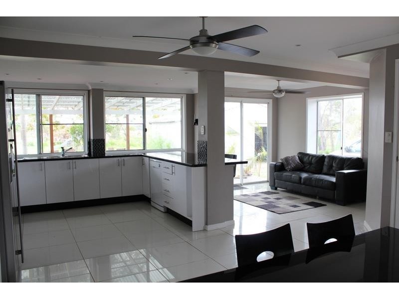 93 Lakeview Drive, Alloway QLD 4670