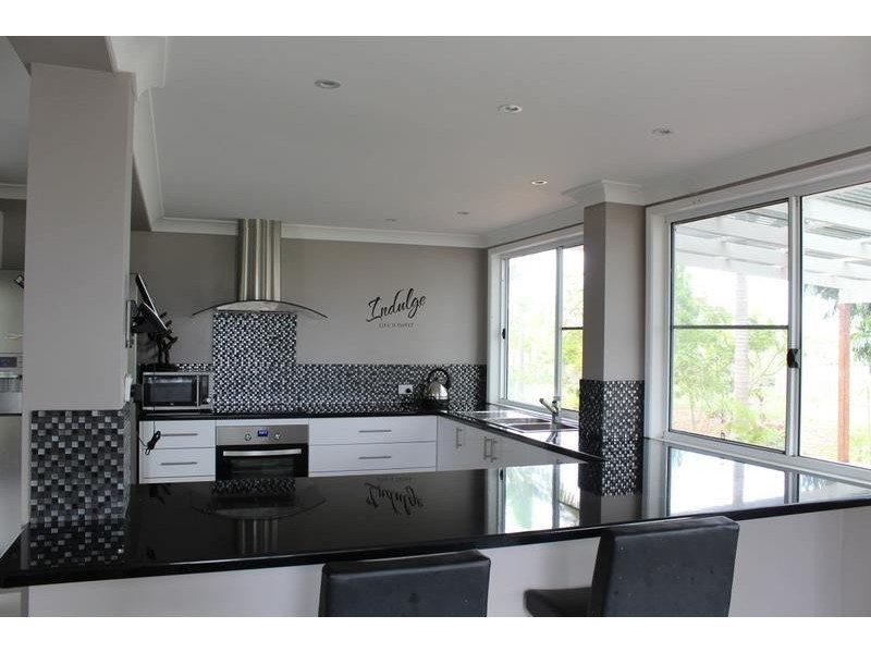 93 Lakeview Drive, Alloway QLD 4670