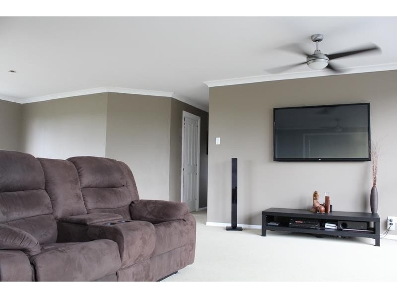 93 Lakeview Drive, Alloway QLD 4670