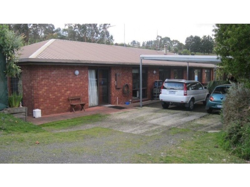 15 Yasmin Drive, Hernes Oak VIC 3825