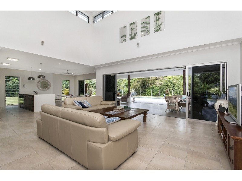 6 Anchor Close, Trinity Beach QLD 4879