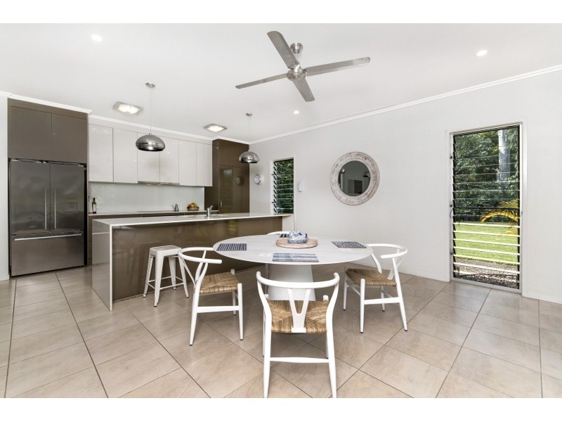 6 Anchor Close, Trinity Beach QLD 4879