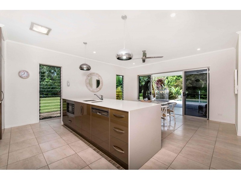 6 Anchor Close, Trinity Beach QLD 4879